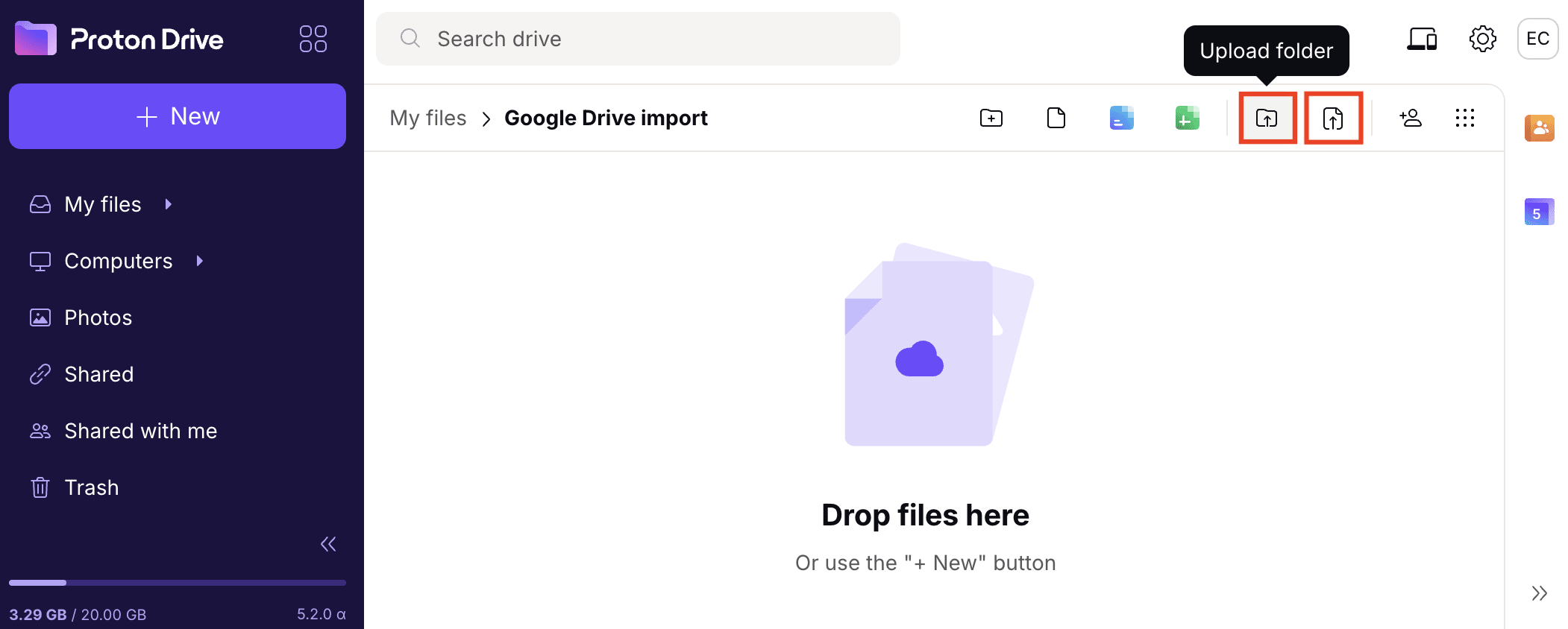 Dans Proton Drive, les boutons d’import de fichier et de dossier sont encadrés dans la barre d’outils.